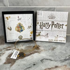 BNWT Alex and Ani Harry Potter Pumpkin to Butter Beer Gold Charm Bangle Brooms